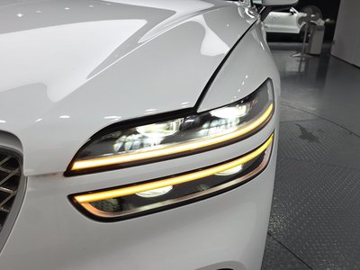 2021 Genesis GV70 photo 9