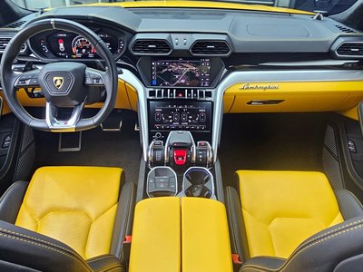 LAMBORGHINI URUS - 5