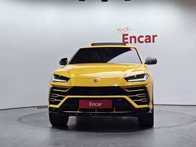 LAMBORGHINI URUS - 2
