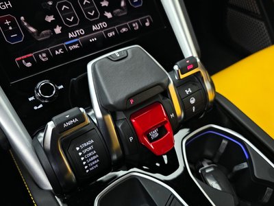 LAMBORGHINI URUS - 9