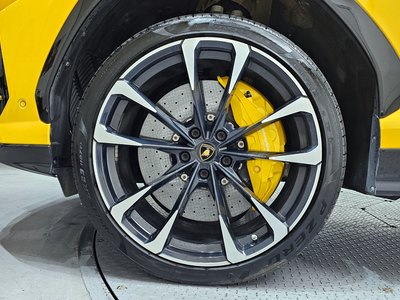 LAMBORGHINI URUS - 6