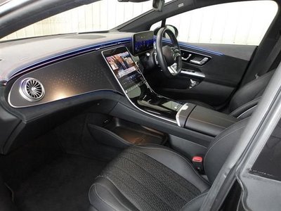 MERCEDES-BENZ EQE - 10