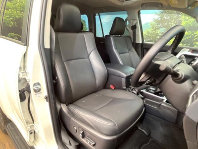 TOYOTA LAND CRUISER PRADO - 8