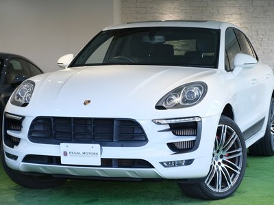 PORSCHE MACAN - 1