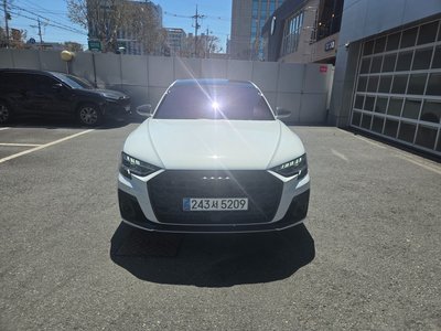 AUDI S8 - 1