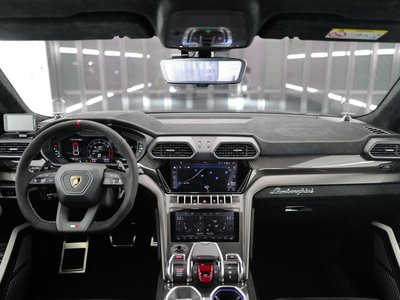 صورة مصغرة 18 لـ 2025 Lamborghini URUS