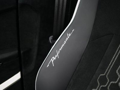 صورة 9 لـ 2025 Lamborghini URUS