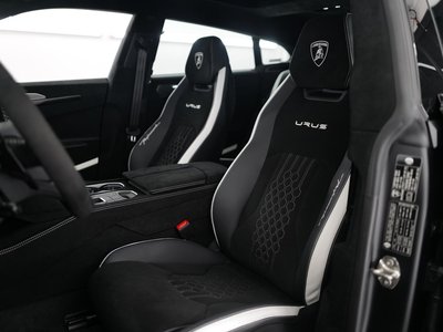 صورة 7 لـ 2025 Lamborghini URUS