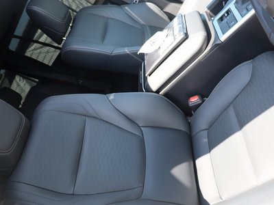 2025 Toyota LAND CRUISER 250 — миниатюра 11