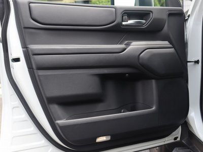 2025 Toyota LAND CRUISER 250 — миниатюра 17