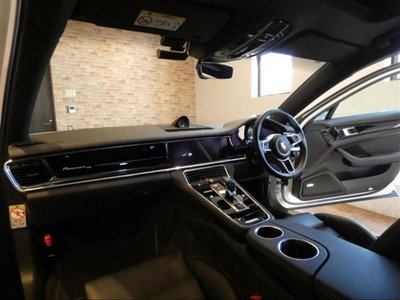 PORSCHE PANAMERA - 2