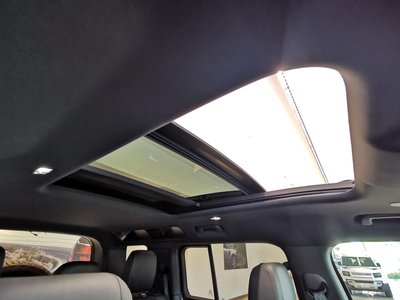 LAND ROVER DEFENDER - 3