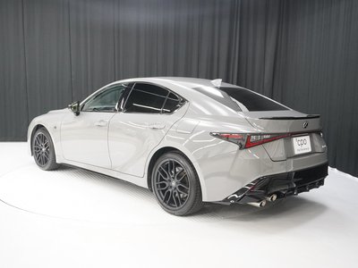2022 Lexus IS photo 3