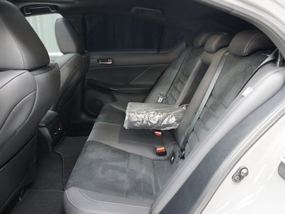 صورة مصغرة 13 لـ 2022 Lexus IS