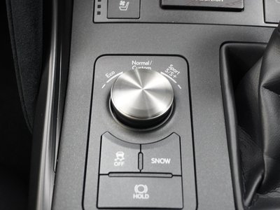 صورة مصغرة 19 لـ 2022 Lexus IS