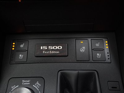 صورة مصغرة 25 لـ 2022 Lexus IS