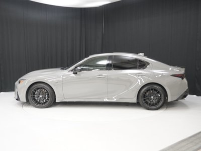 2022 Lexus IS photo 2