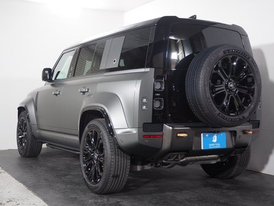 LAND ROVER DEFENDER - 4
