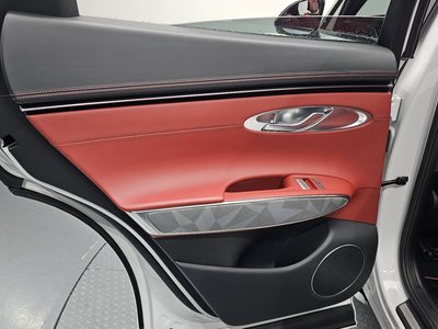 2022 Genesis GV70 — миниатюра 15