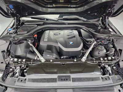 2025 BMW 5 SERIES photo 7