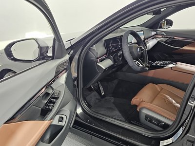 2025 BMW 5 SERIES photo 10