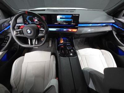 2025 BMW M5 — фото 5