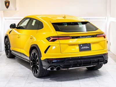 LAMBORGHINI URUS - 5