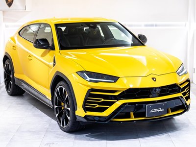 LAMBORGHINI URUS - 1