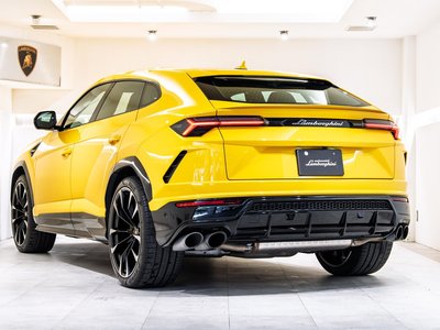 LAMBORGHINI URUS - 6