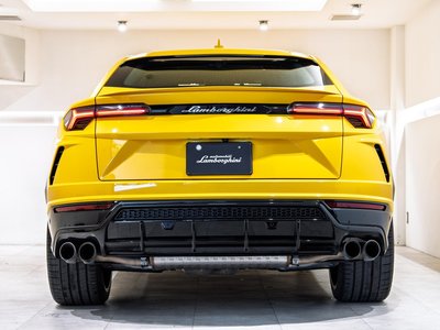 LAMBORGHINI URUS - 8