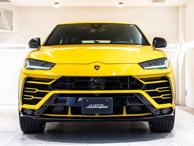 LAMBORGHINI URUS - 4