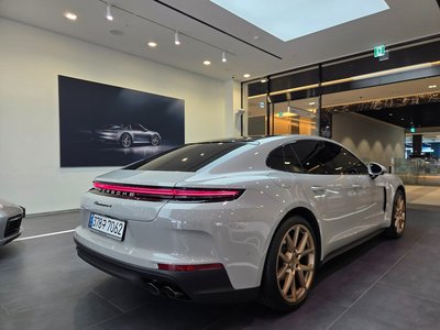 PORSCHE PANAMERA - 5