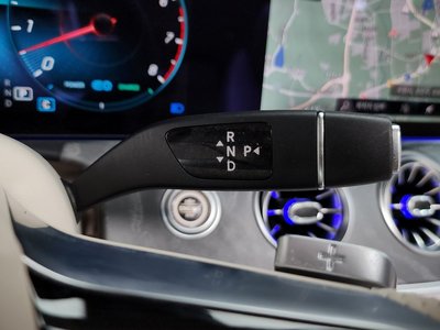 MERCEDES-BENZ E-CLASS - 9