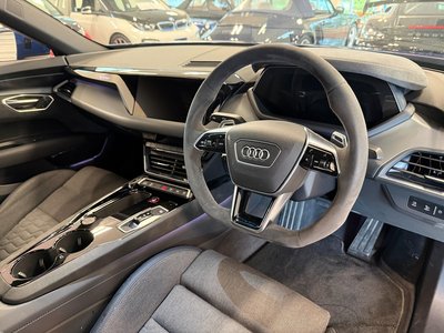 2025 AUDI E-TRON GT QUATTRO — миниатюра 19