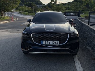 صورة 1 لـ 2024 Genesis GV70