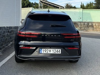 صورة 2 لـ 2024 Genesis GV70