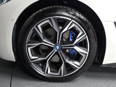 BMW I4 - 6