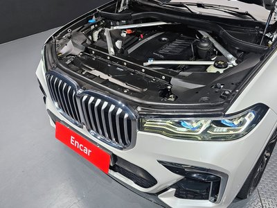 BMW X7 - 7