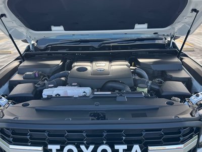 TOYOTA LAND CRUISER 300 - 8