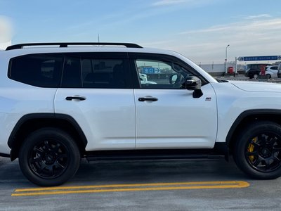 TOYOTA LAND CRUISER 300 - 3