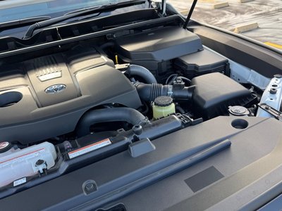 TOYOTA LAND CRUISER 300 - 10