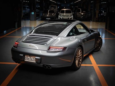 PORSCHE 911 - 4