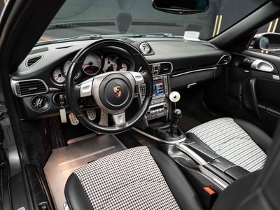 PORSCHE 911 - 6