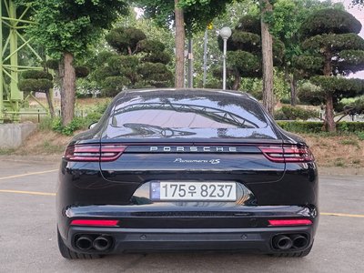 PORSCHE PANAMERA - 3