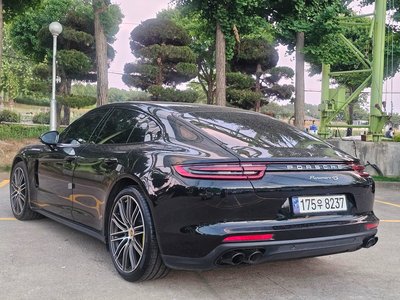 PORSCHE PANAMERA - 2