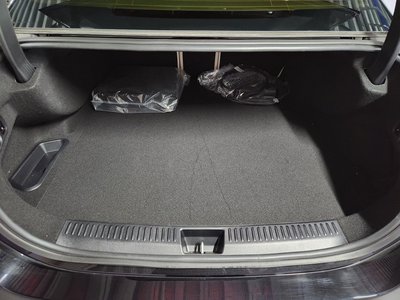 MERCEDES-BENZ E-CLASS - 9