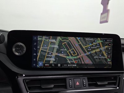 2025 Lexus ES thumbnail 14