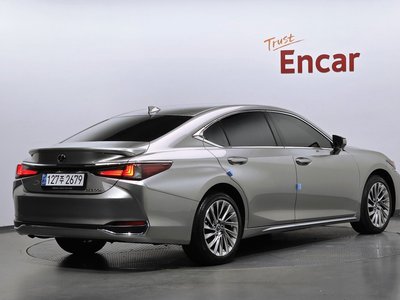 2025 Lexus ES 照片 3