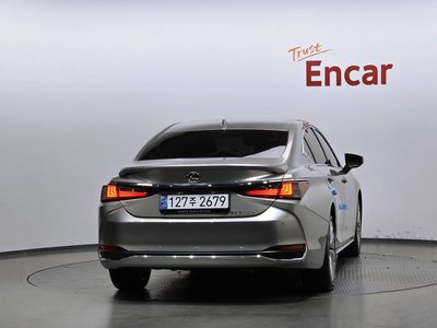 2025 Lexus ES 照片 4