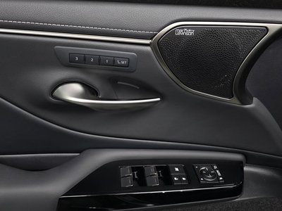 2025 Lexus ES thumbnail 20